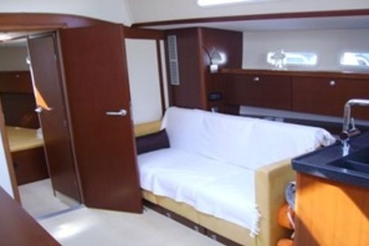 Charter Yacht YIANNIS 65S - Hanse 540e - 3 Cabins - Athens