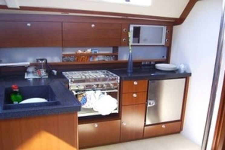 Charter Yacht YIANNIS 65S - Hanse 540e - 3 Cabins - Athens