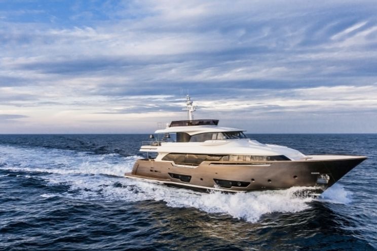 Charter Yacht YVONNE - Ferretti Custom Line Navetta 28m - 5 Cabins - Monaco - Antibes - Cannes - St Tropez