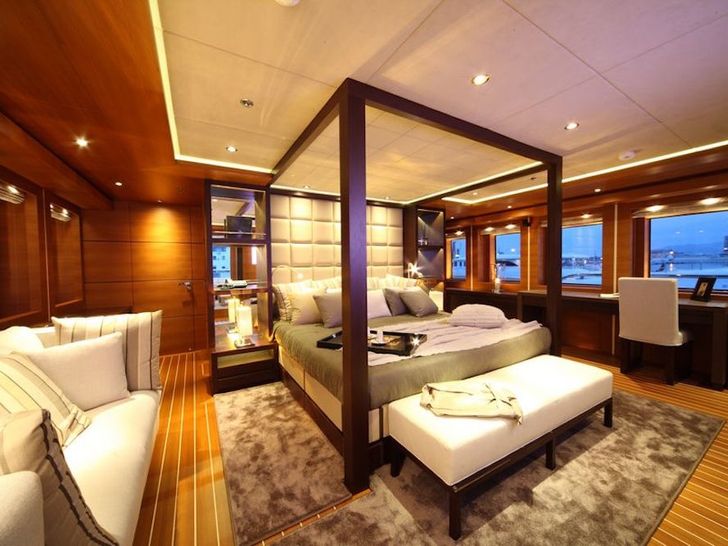 Master Cabin Master Cabin