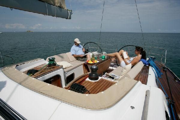 Charter Yacht ZEPHYR - Dufour 525 Grand Large - 3 Cabins - Port Grimaud - St Tropez - Porquerolles