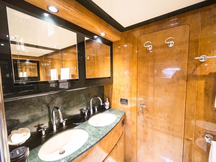 ZIA CANAIA Riva Opera 80 - VIP cabin 1 bathroom ZIA CANAIA Riva Opera 80 - VIP cabin 1 bathroom