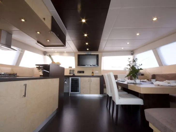 ZIMIT Sunreef 62 - saloon ZIMIT Sunreef 62 - saloon