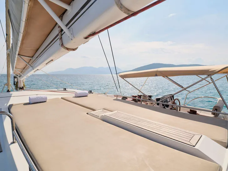 WORLD'S END Fountaine Pajot Galathea 65 - flybridge sunbathing area WORLD'S END Fountaine Pajot Galathea 65 - flybridge sunbathing area