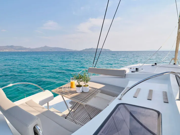WORLD'S END Fountaine Pajot Galathea 65 - flybridge lounge WORLD'S END Fountaine Pajot Galathea 65 - flybridge lounge