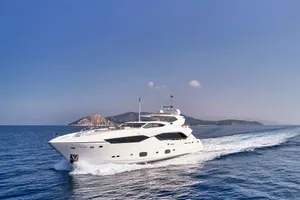 MAKANI II - Sunseeker 115 - 5 Cabins - Athens - Mykonos - Paros - Cyclades - Greece MAKANI II - Sunseeker 115 - 5 Cabins - Athens - Mykonos - Paros - Cyclades - Greece