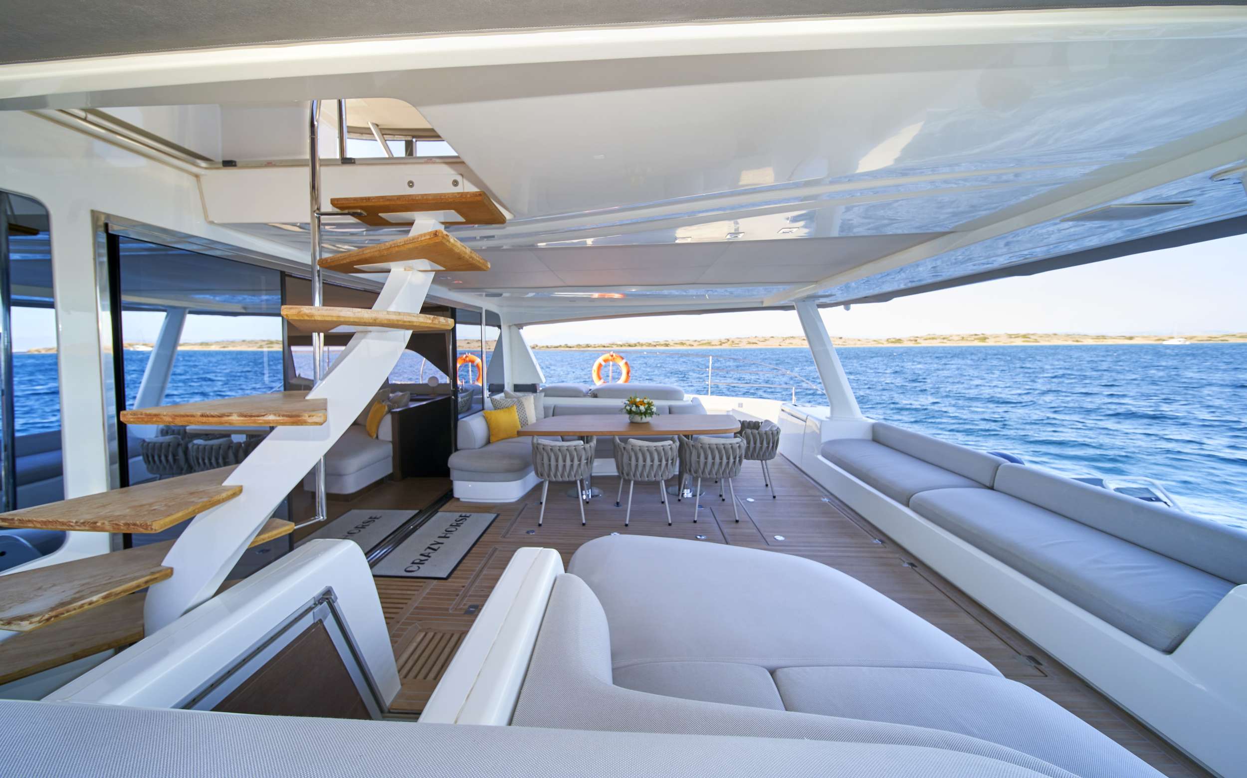 CRAZY HORSE Lagoon 78 - aft deck