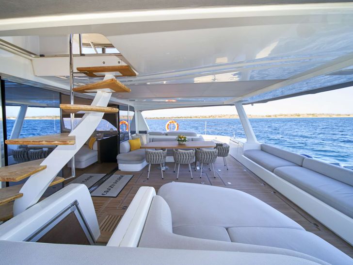 CRAZY HORSE Lagoon 78 - aft deck CRAZY HORSE Lagoon 78 - aft deck