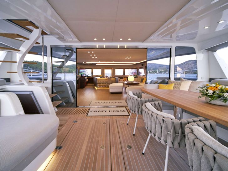 CRAZY HORSE Lagoon 78 - aft deck entrance to the saloon CRAZY HORSE Lagoon 78 - aft deck entrance to the saloon