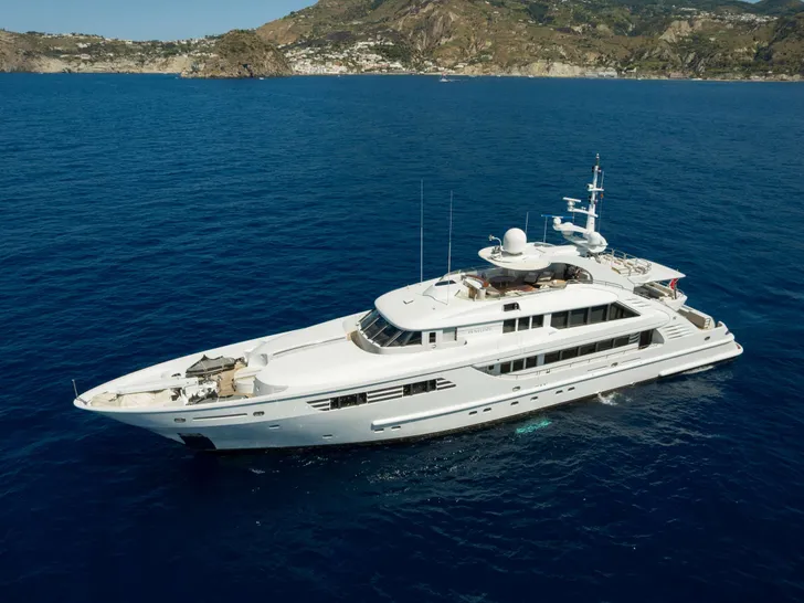 PENELOPE ISA 470 - anchored aerial shot PENELOPE ISA 470 - anchored aerial shot