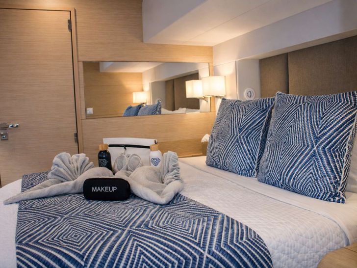 SAPPHIRE Fountaine Pajot Alegria 67 Queen Stateroom 2 SAPPHIRE Fountaine Pajot Alegria 67 Queen Stateroom 2