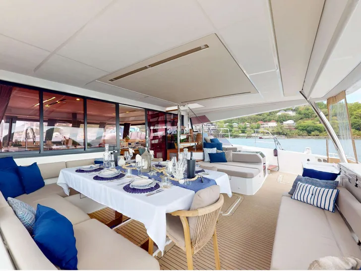 SAPPHIRE Fountaine Pajot Alegria 67 Cockpit SAPPHIRE Fountaine Pajot Alegria 67 Cockpit