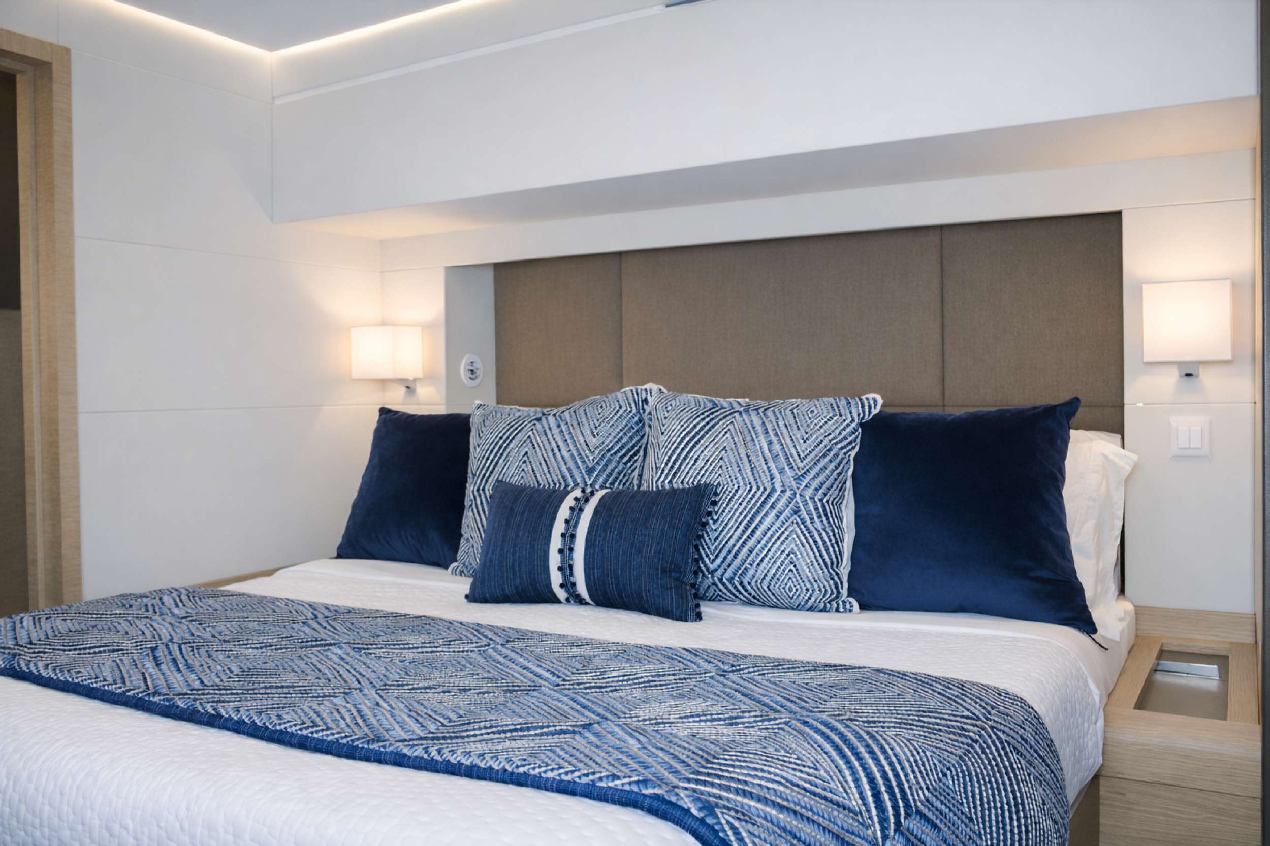 Charter Yacht SAPPHIRE - Fountaine Pajot Alegria 67 - 4 Cabins - Tortola - Anegada - Virgin Gorda - BVI - Caribbean