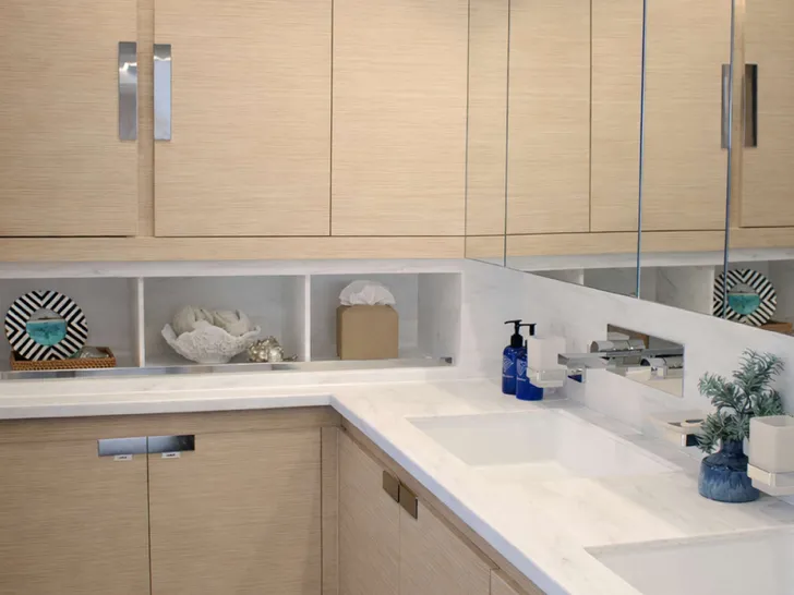 SAPPHIRE Fountaine Pajot Alegria 67 Master Bath SAPPHIRE Fountaine Pajot Alegria 67 Master Bath