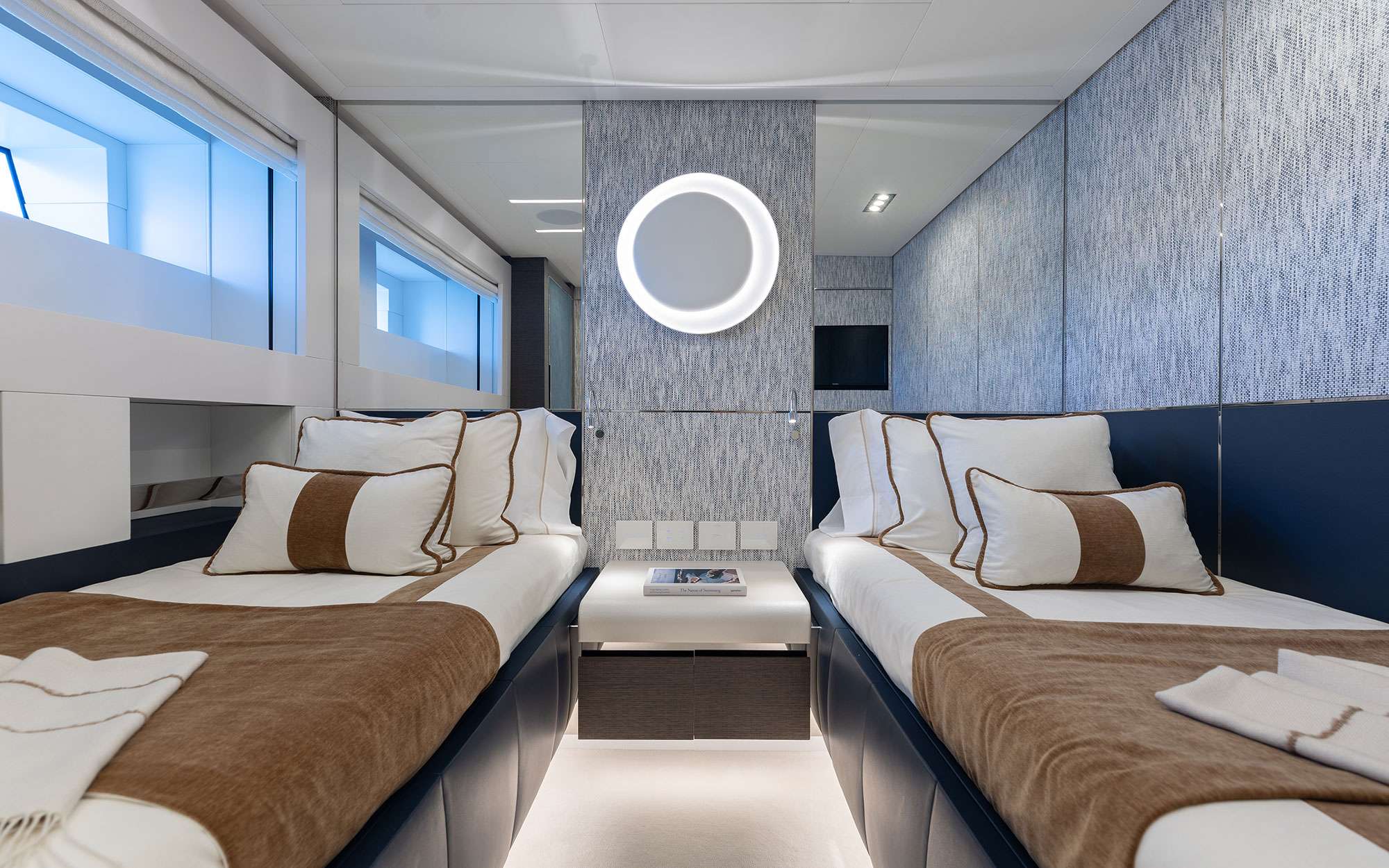 Charter Yacht CABO - Persing 140 - 5 Cabins - Cannes - St Tropez - Nice - Antibes - Monaco - The French Riviera