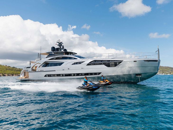 CABO Persing 140 - anchored with the jet ski CABO Persing 140 - anchored with the jet ski