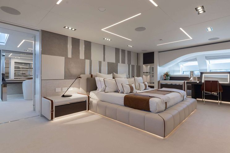Charter Yacht CABO - Persing 140 - 5 Cabins - Cannes - St Tropez - Nice - Antibes - Monaco - The French Riviera