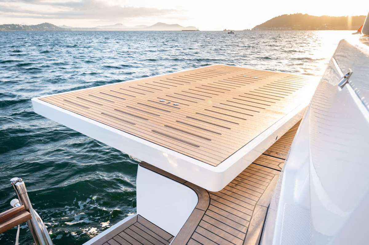 NO RUSH Bali 5.2 - swim platform