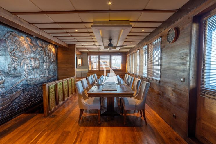 Charter Yacht THE MAJ OCEANIC - Phinisi 47m - 7 Cabins - Labuan Bajo - Komodo - Sorong - Raja Ampat - Indonesia