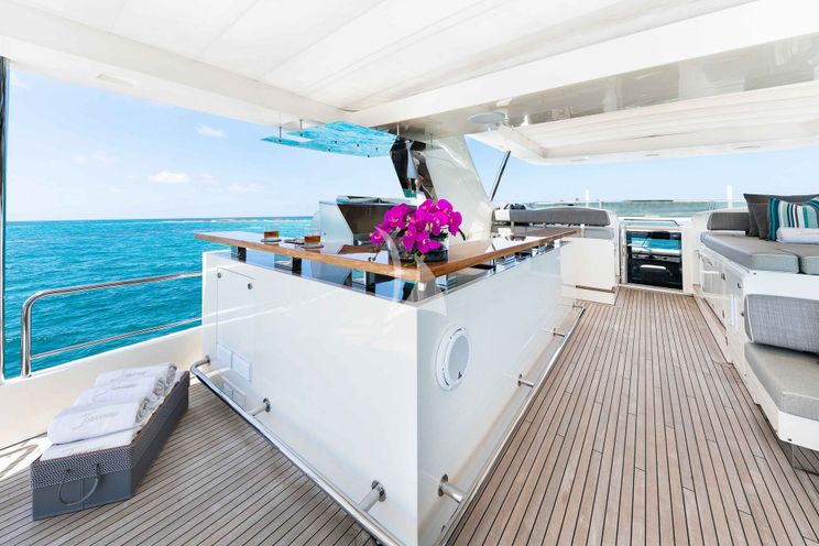 Charter Yacht INSIEME - Azimut 105 - 5 Cabins - Nassau - Bahamas - Newport - New England