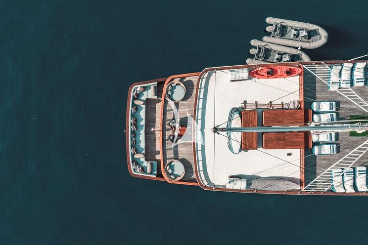 Charter Yacht THE MAJ OCEANIC - Phinisi 47m - 7 Cabins - Labuan Bajo - Komodo - Sorong - Raja Ampat - Indonesia