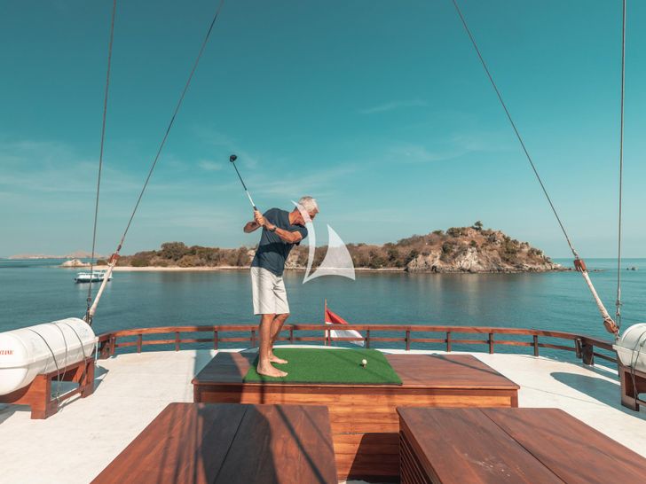 THE MAJ OCEANIC Phinisi 47m - mini golf onboard THE MAJ OCEANIC Phinisi 47m - mini golf onboard