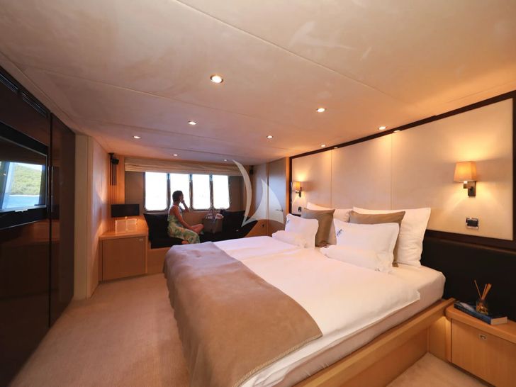 INSIEME Princess 85 Fly - master cabin other angle INSIEME Princess 85 Fly - master cabin other angle