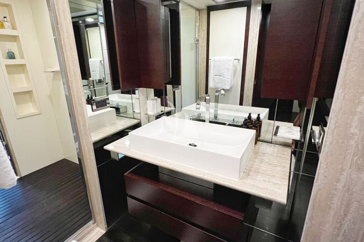 Charter Yacht INSIEME - Azimut 105 - 5 Cabins - Nassau - Bahamas - Newport - New England