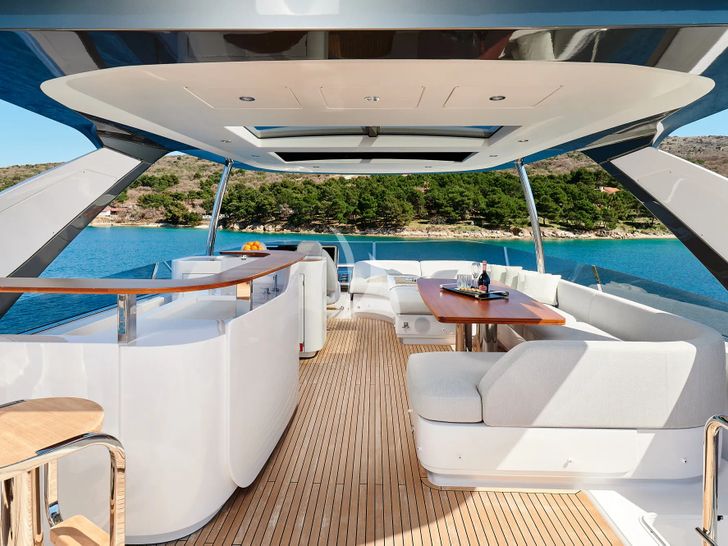 OMR GROUP - OMR GROUP - Sun deck OMR GROUP - OMR GROUP - Sun deck