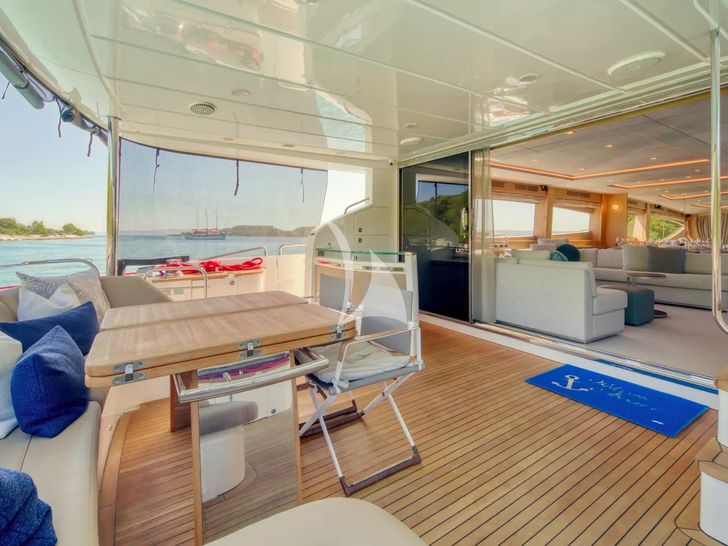 INSIEME Princess 85 Fly - aft deck INSIEME Princess 85 Fly - aft deck