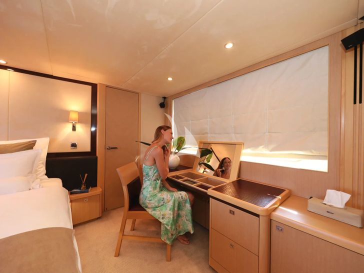 INSIEME Princess 85 Fly - master cabin vanity area INSIEME Princess 85 Fly - master cabin vanity area