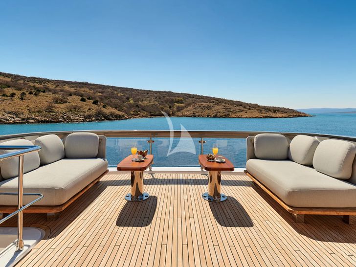 OMR GROUP - Sun deck OMR GROUP - Sun deck