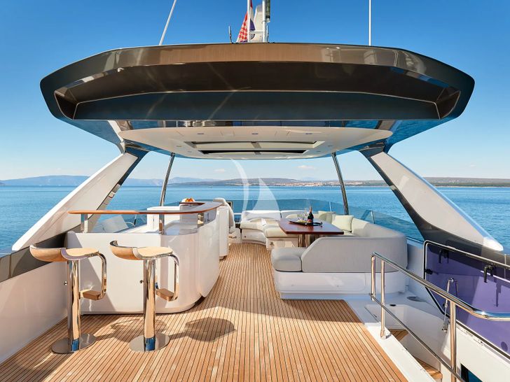 OMR GROUP - Sun deck OMR GROUP - Sun deck