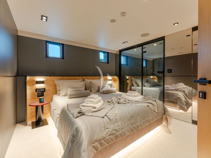 ANETTA - Double cabin ANETTA - Double cabin