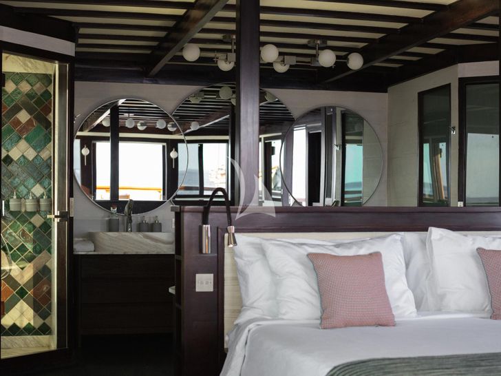 VELA Custom 50m - master cabin VELA Custom 50m - master cabin