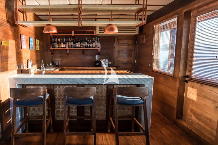 Charter Yacht THE MAJ OCEANIC - Phinisi 47m - 7 Cabins - Labuan Bajo - Komodo - Sorong - Raja Ampat - Indonesia