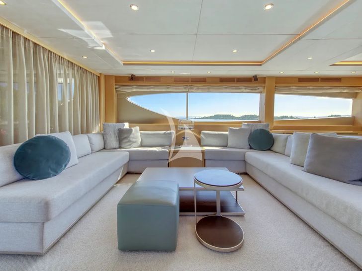 INSIEME Princess 85 Fly - saloon seating INSIEME Princess 85 Fly - saloon seating