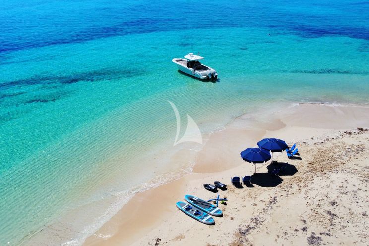 Charter Yacht INSIEME - Azimut 105 - 5 Cabins - Nassau - Bahamas - Newport - New England