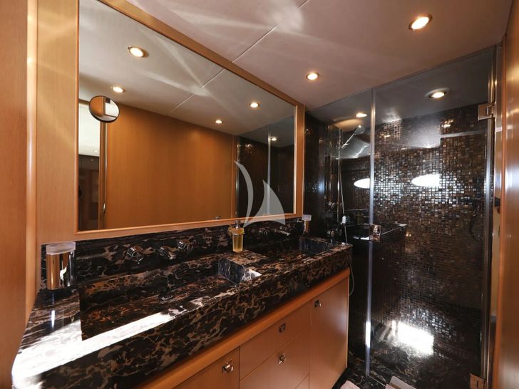 INSIEME Princess 85 Fly - master cabin bathroom lavatory INSIEME Princess 85 Fly - master cabin bathroom lavatory