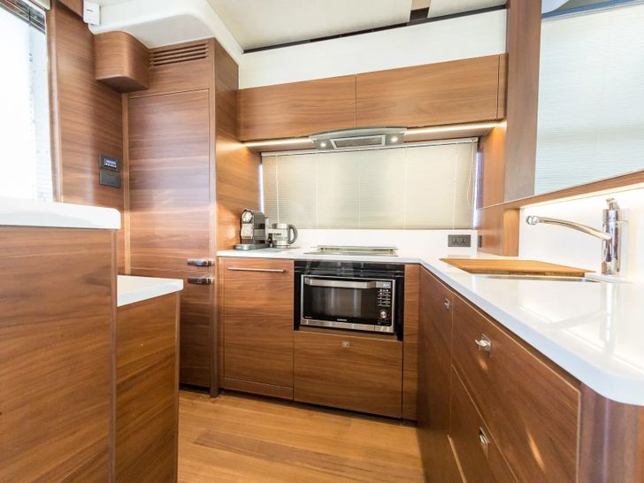 SHAWLIFE - Galley SHAWLIFE - Galley