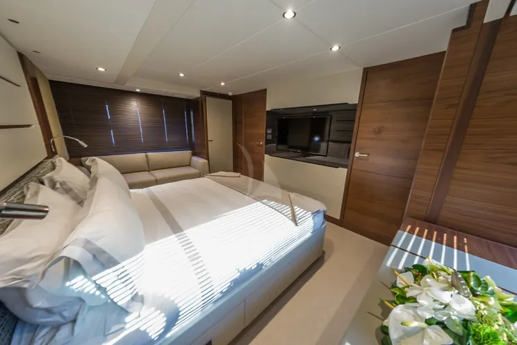 Charter Yacht SHAWLIFE - Princess 68 - 4 Cabins - Cannes - Monaco - St Tropez - Antibes