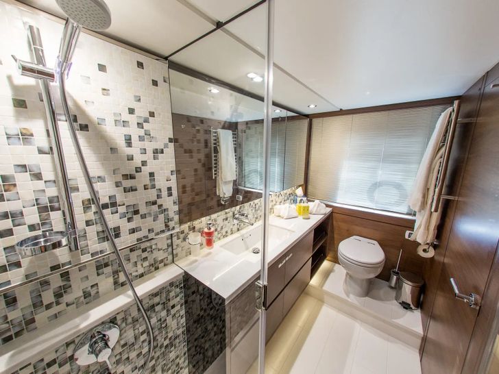 SHAWLIFE - Master ensuite SHAWLIFE - Master ensuite