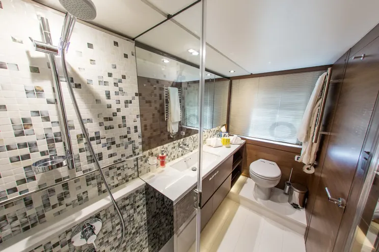 Charter Yacht SHAWLIFE - Princess 68 - 4 Cabins - Cannes - Monaco - St Tropez - Antibes