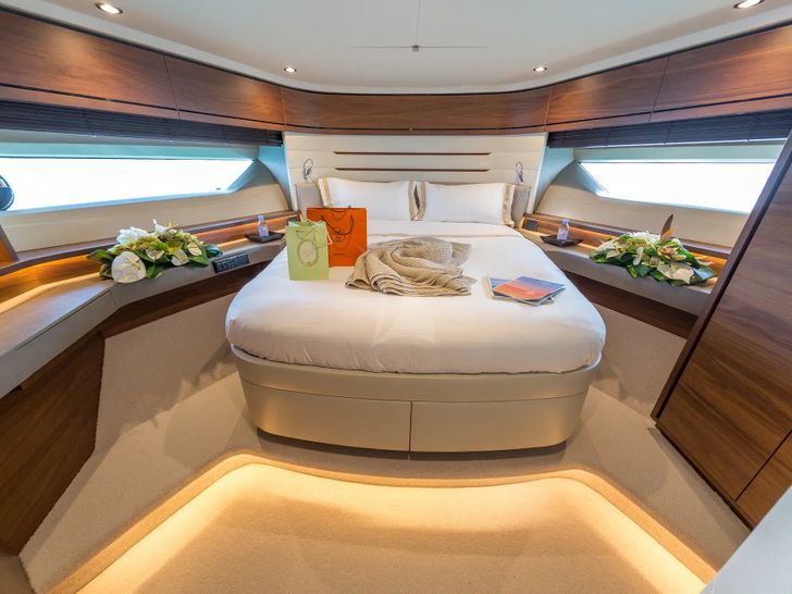 SHAWLIFE - VIP cabin SHAWLIFE - VIP cabin