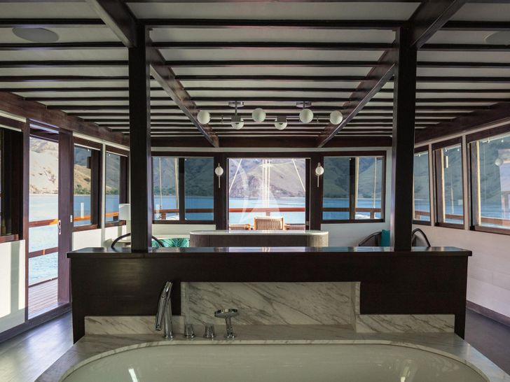 VELA Custom 50m - master cabin lavatory VELA Custom 50m - master cabin lavatory