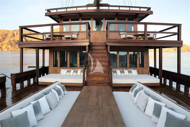 Charter Yacht VELA - Phinisi 50m - 6 Cabins - Labuan Bajo - Komodo - Sorong - Raja Ampat - Indonesia