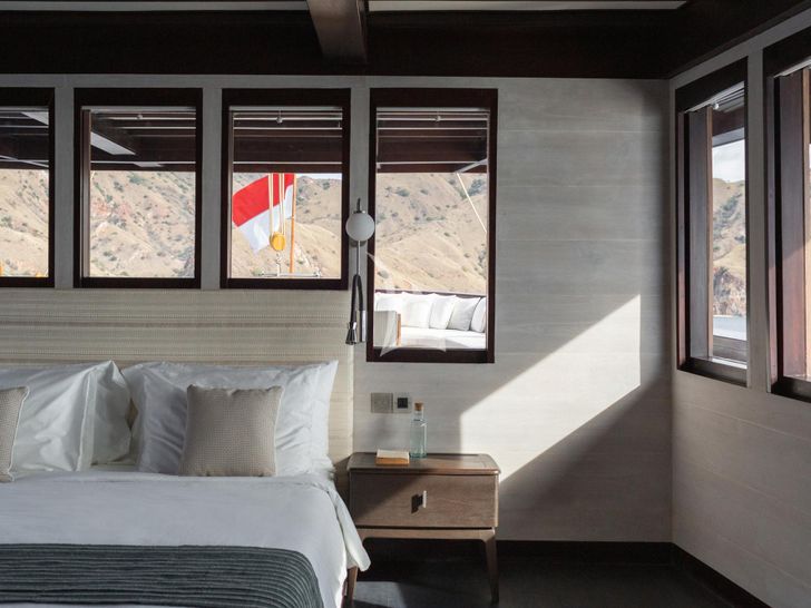 VELA Custom 50m - master cabin bed and side table VELA Custom 50m - master cabin bed and side table