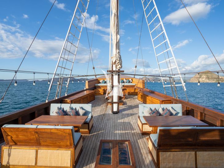 THE MAJ OCEANIC Phinisi 47m - alfresco dining area THE MAJ OCEANIC Phinisi 47m - alfresco dining area