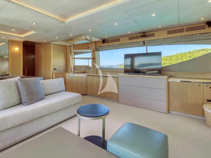 INSIEME Princess 85 Fly - saloon TV INSIEME Princess 85 Fly - saloon TV