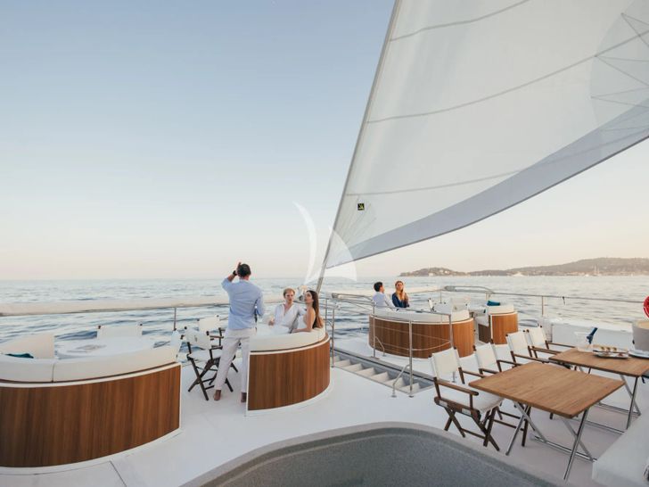 MANANA - Deck space MANANA - Deck space